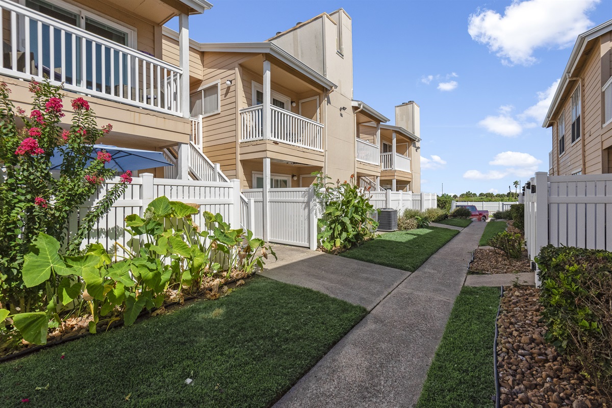 2368939d02ae4dafbc3af6b2b430f058 Large | Beachhouse | Texas | TX | Vacation Homes | Galveston | Crystal Beach | Kokomo | Breezy Days | Beachfront Elegance | Sunrise Serenity | Southern Sands Property Management, LLC