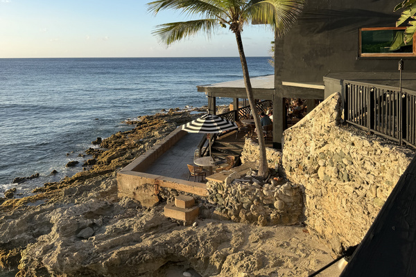 AMA - short walk or drive from Villa Aloka to one of the top upscale restaurants on island known for seasonal menus, sustainable seafood, craft cocktails, and dining al fresco next to crashing waves. Reservations highly recommended due to the intimate size