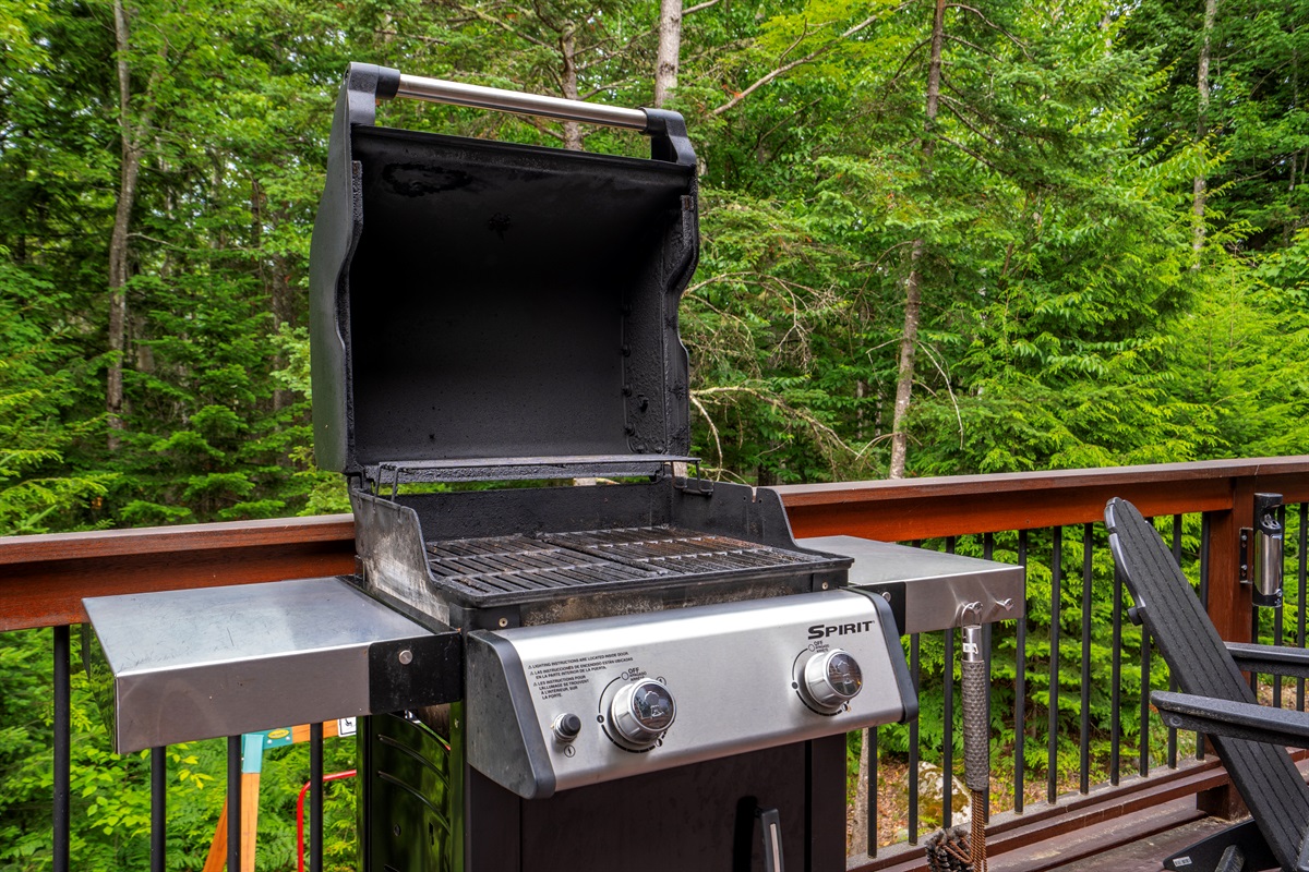 Cook out on the deck and enjoy meals with fresh air