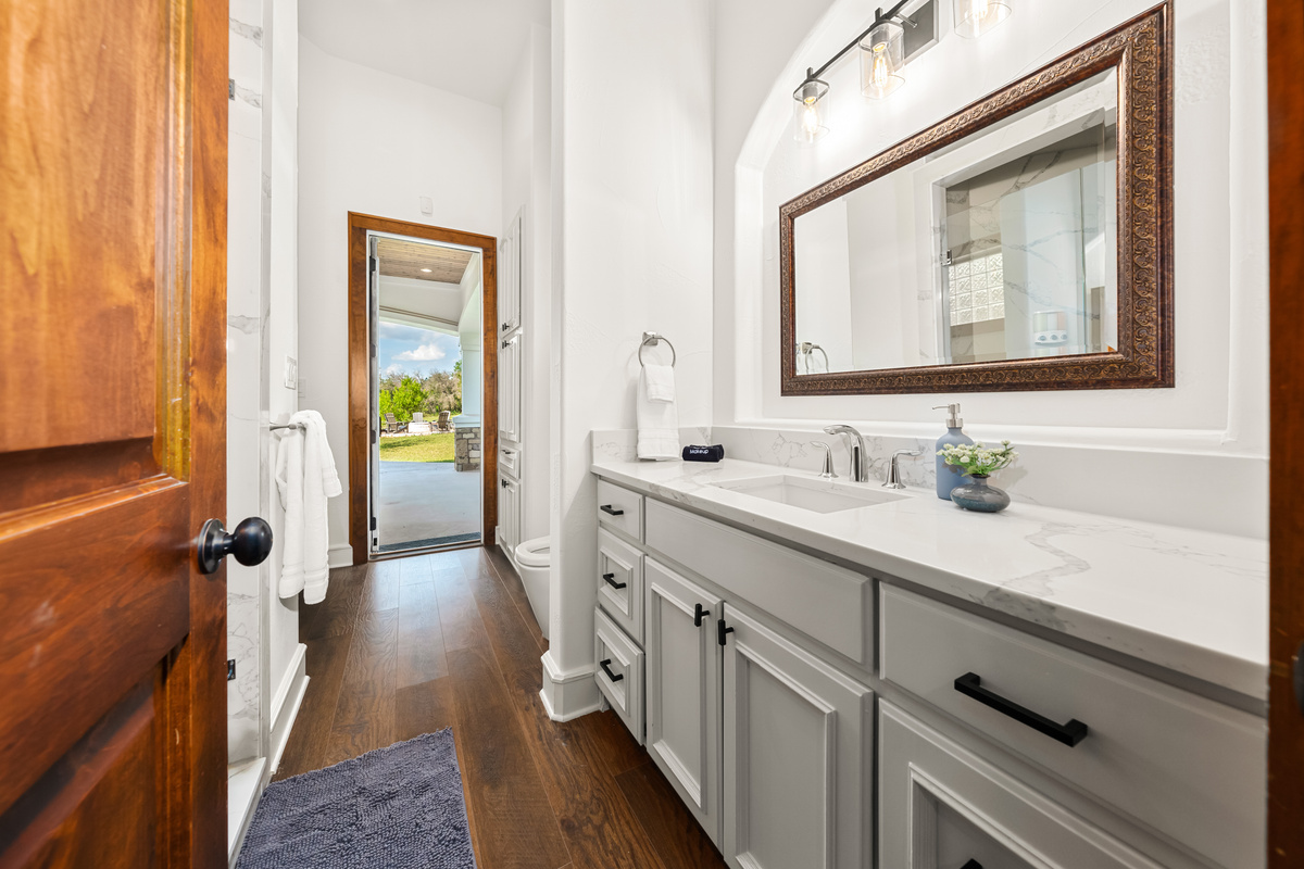 A full bathroom designed with comfort and functionality in mind.