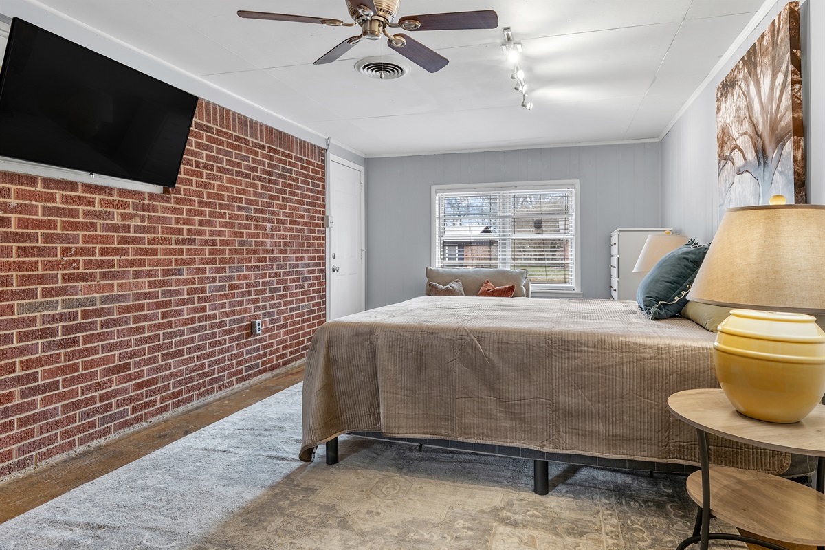 Bedroom 3 - Queen Bed