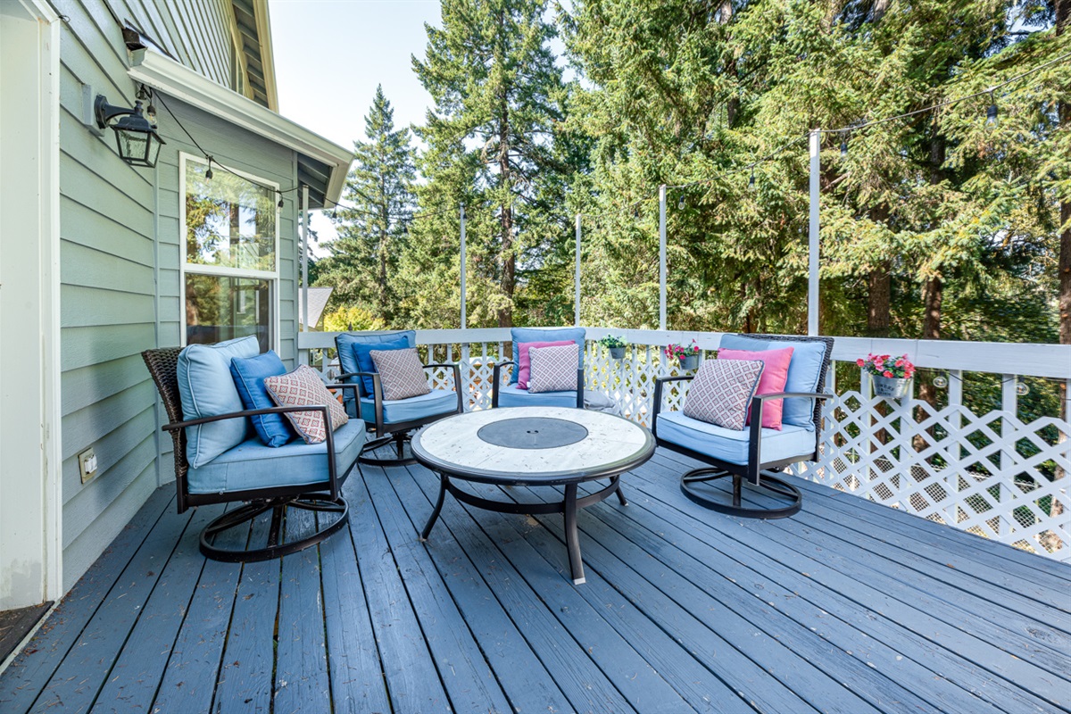Balcony seating and firepit