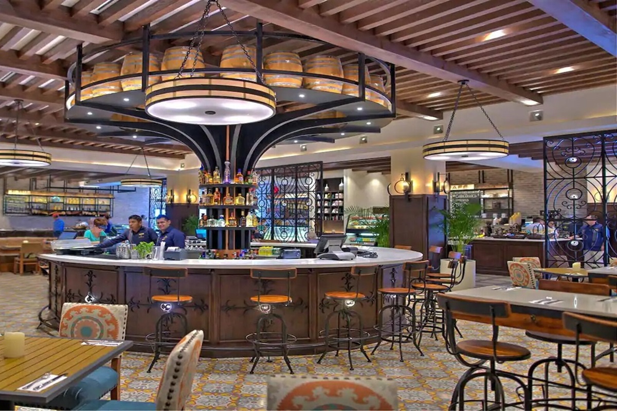 Dining at Pueblo Bonito Sunset Beach, Vacation Travel Exclusives