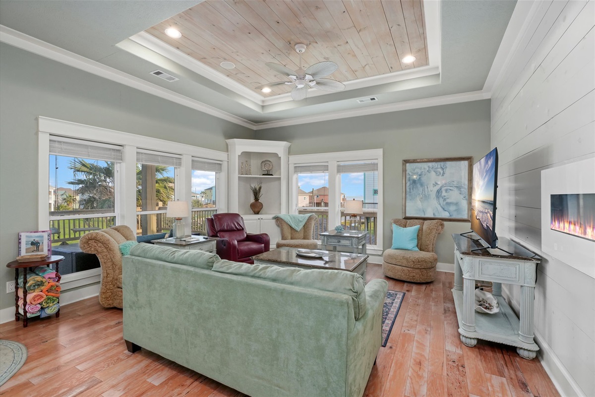 238ba46b3d744104a76ee88fcf9383a5 Large | Beachhouse | Texas | TX | Vacation Homes | Galveston | Crystal Beach | Kokomo | Breezy Days | Beachfront Elegance | Sunrise Serenity | Southern Sands Property Management, LLC