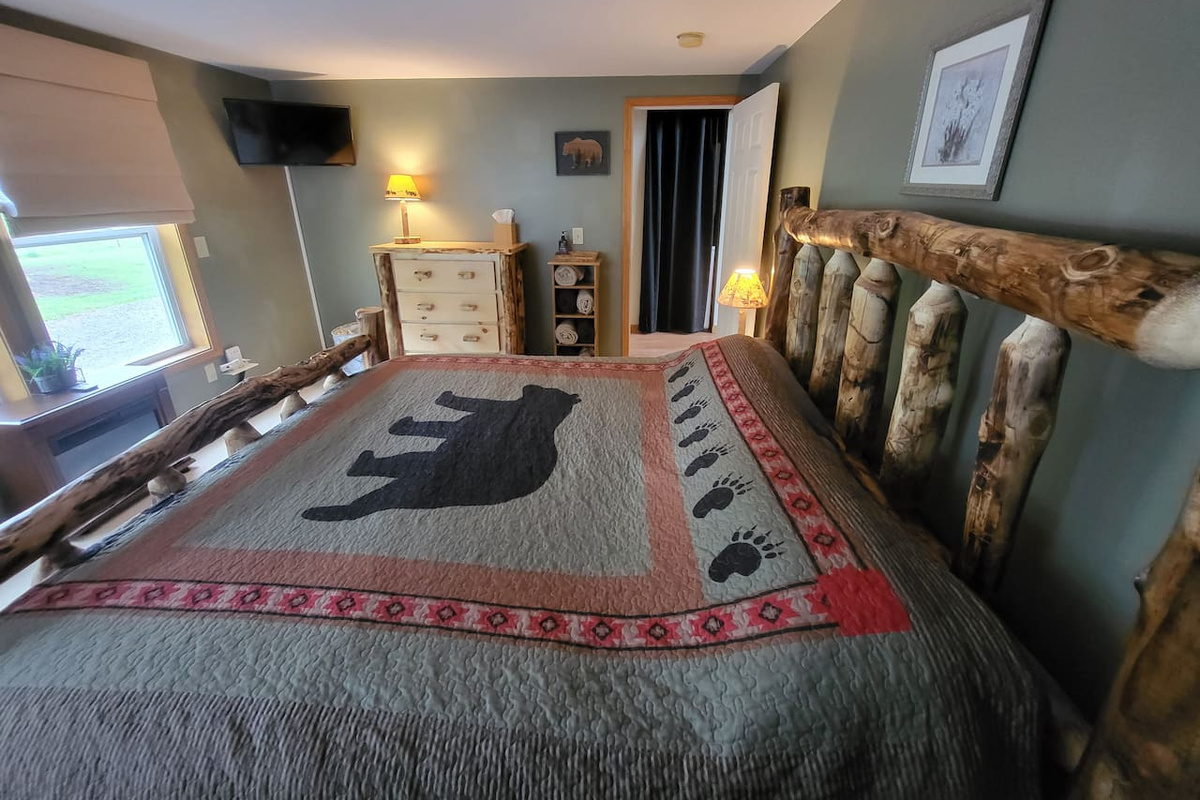 Master bedroom 