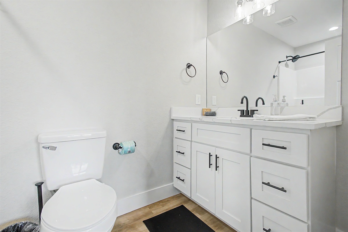 King suite 1 bath