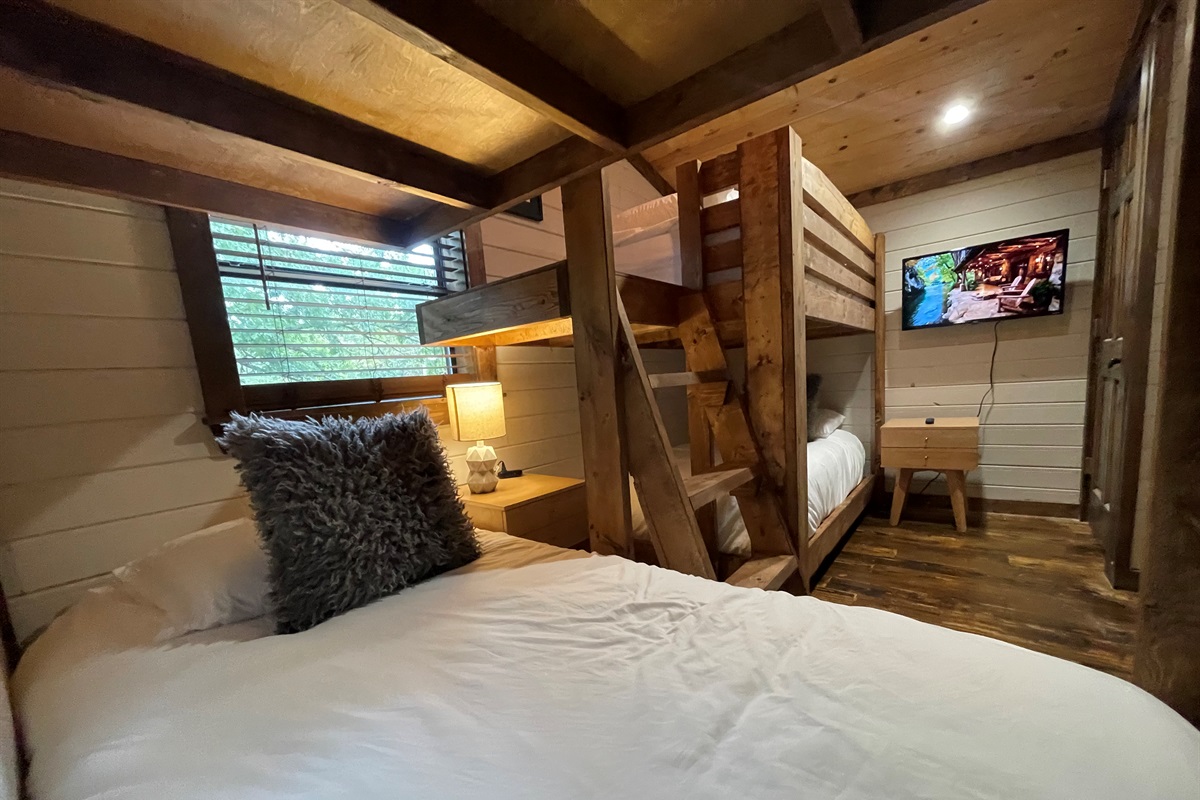 Bunk Room - 4 Twin Beds