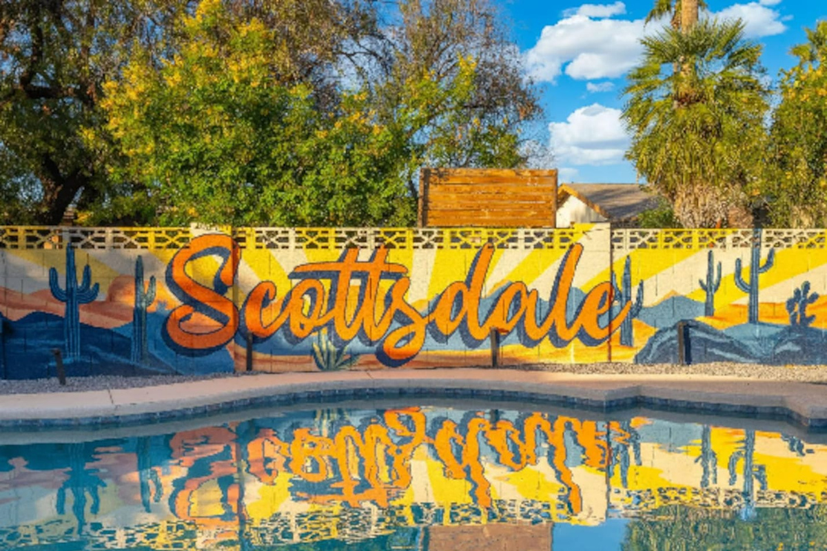 This mural is easily one of the most photographed spots on the property, bold, colorful, and unmistakably Scottsdale.
