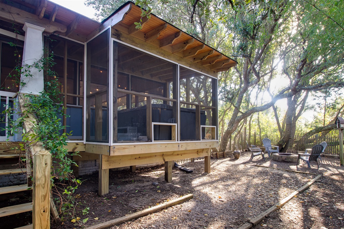Hot Tub & Wood Fire Pit