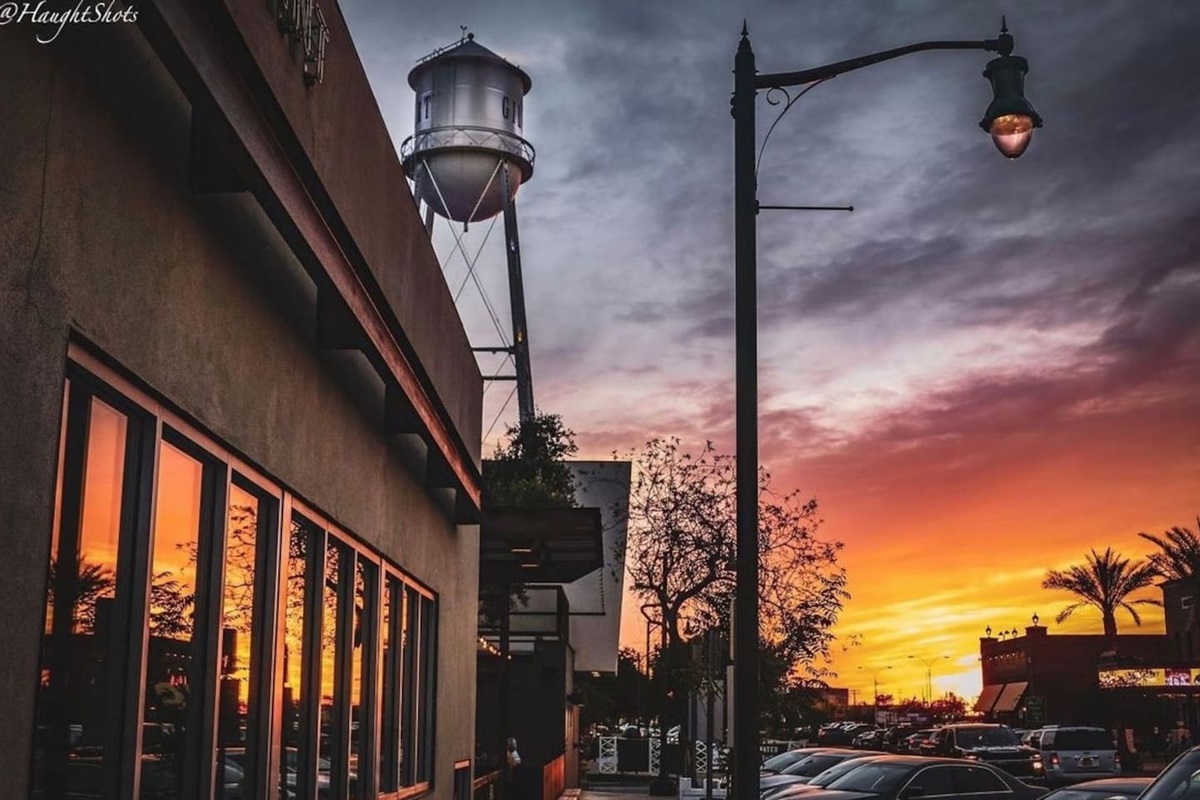 Downtown Gilbert Water Tower - 0.3 miles (3 minute drive / 8 minute walk)