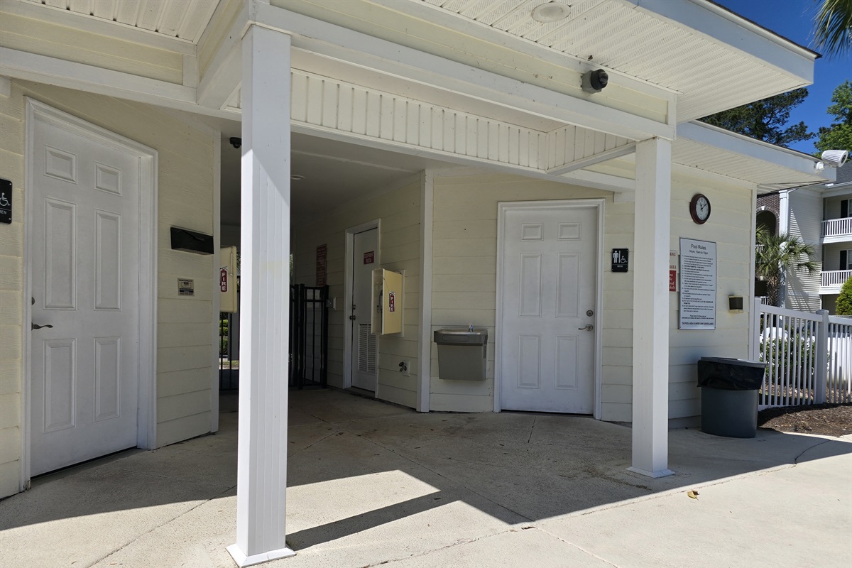Restrooms/Changing Rooms at the Pool