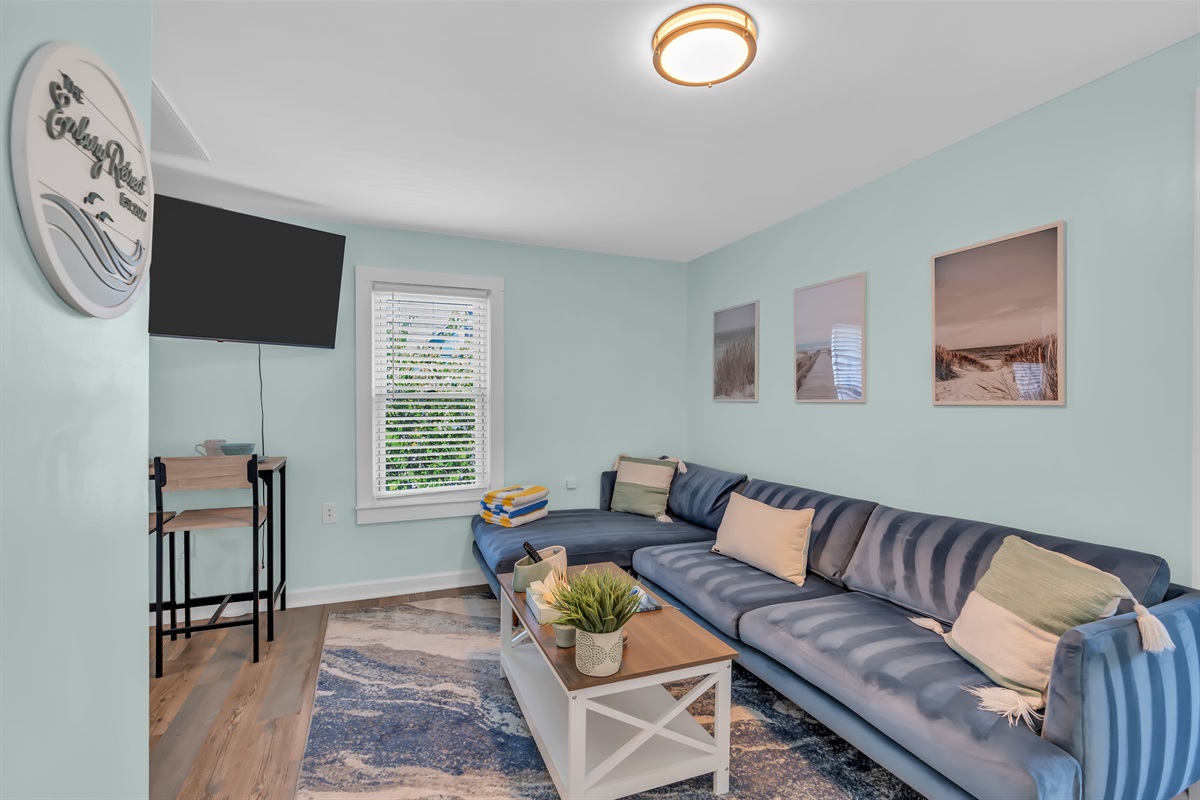 Newly refreshed for 2024: Our modern beach retreat blends comfort and style. Unwind on the plush sofa, enjoy smart TV, or plan your Jersey Shore adventures. Your cozy Ocean Grove escape awaits!