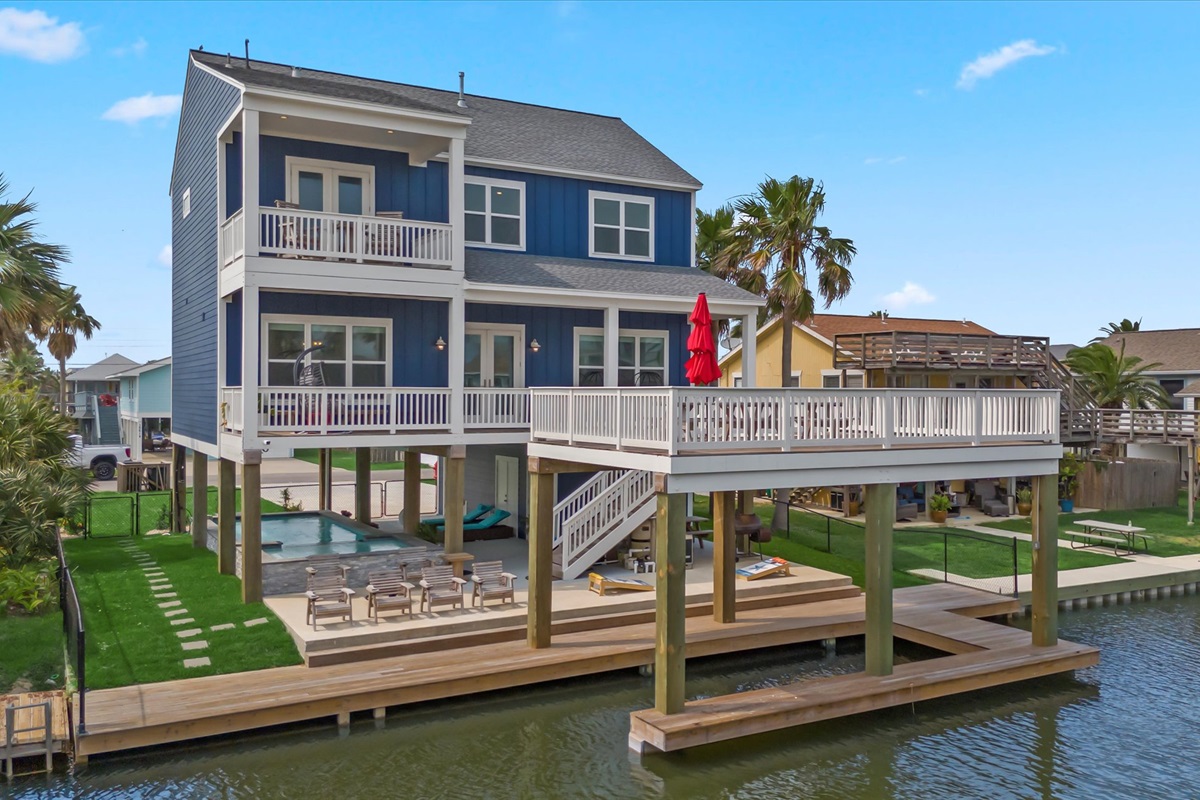 23f014b615cc4a54bf6fc00cfa452844 Large | Beachhouse | Texas | TX | Vacation Homes | Galveston | Crystal Beach | Kokomo | Breezy Days | Beachfront Elegance | Sunrise Serenity | Southern Sands Property Management, LLC