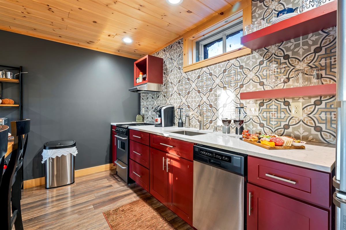 Fully furnished basement kitchen, so you can cook and dine with ease.