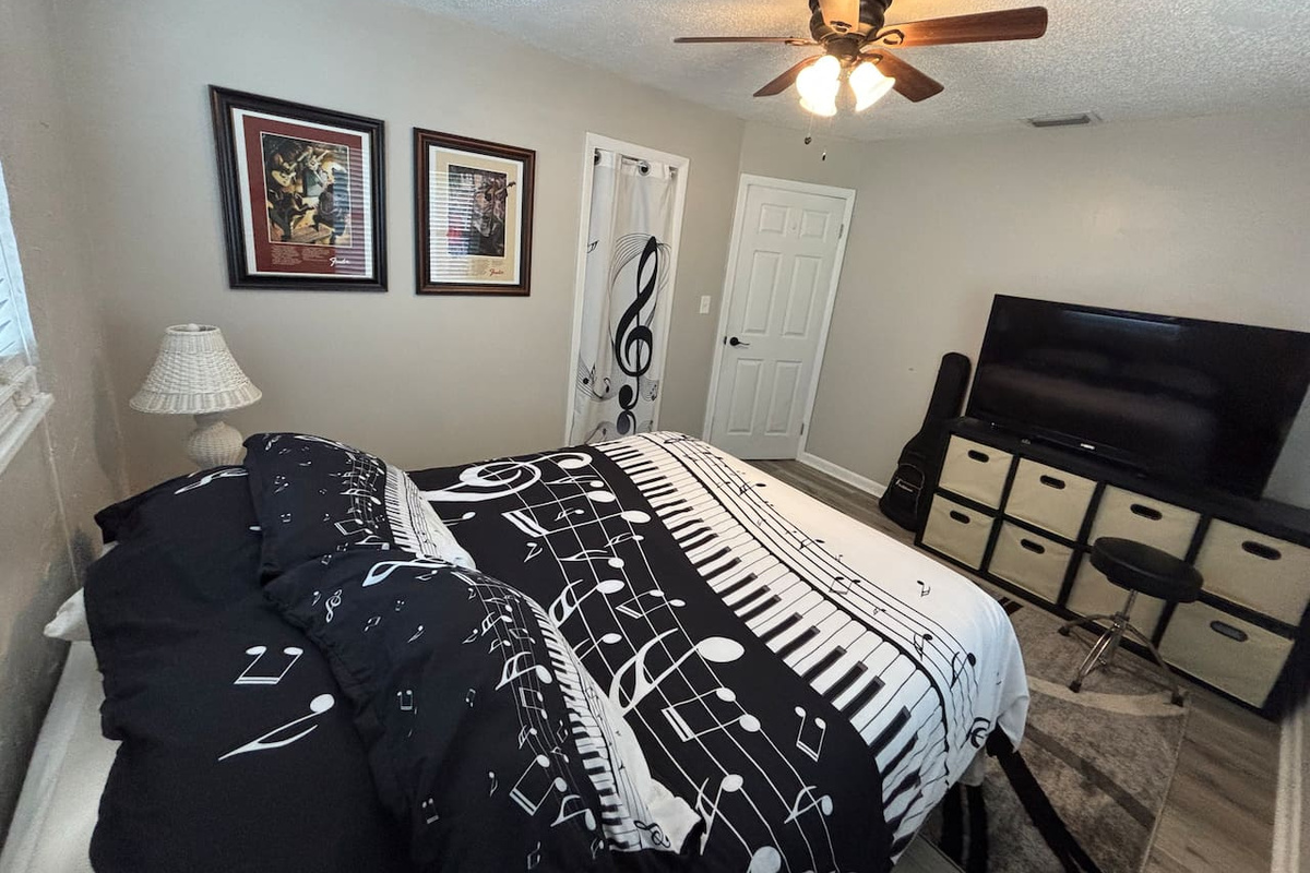 Piano Room Queen sized bed