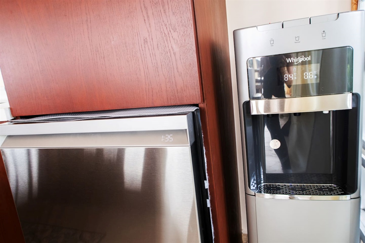 Water tower for fresh water hot and cold