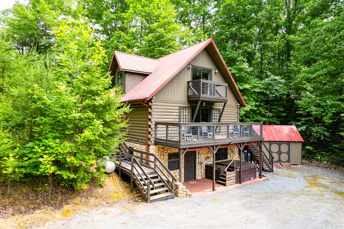 Exterior view of our cabin. Private mountain setting extremely close to Bryson City and Cherokee both!