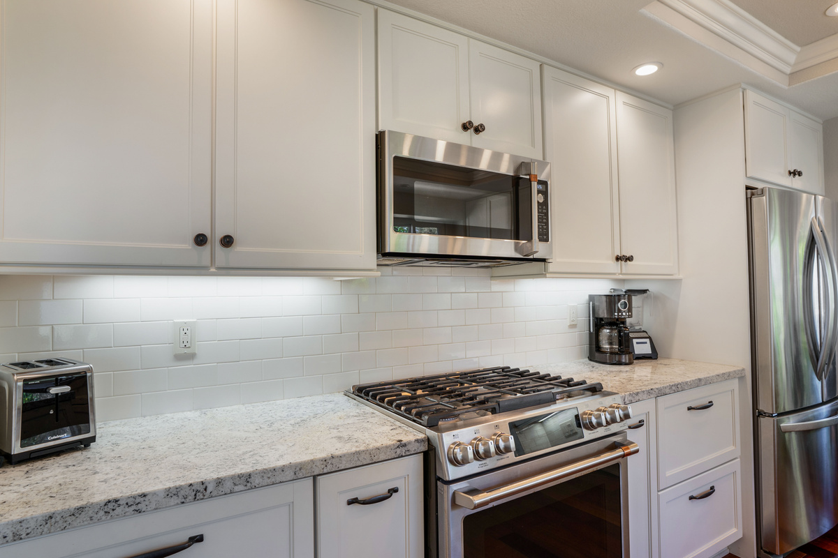 Gas Stove and Microwave