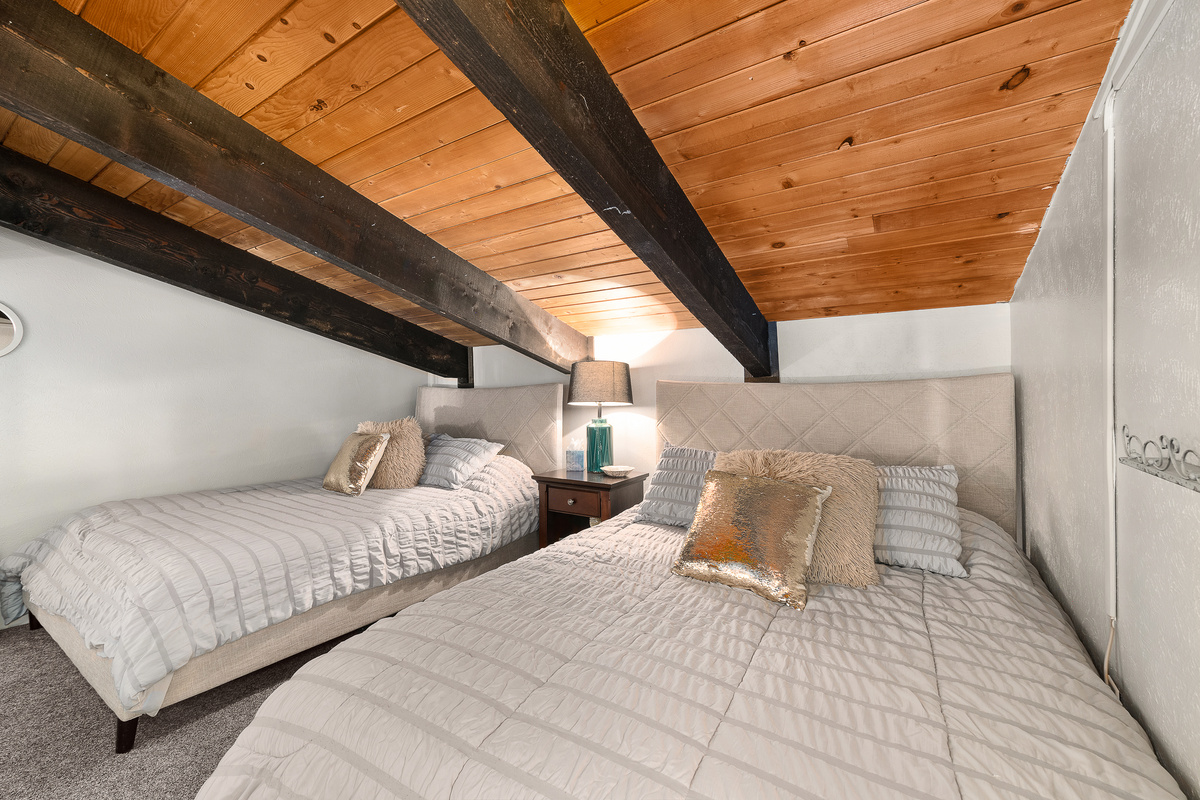 Loft Area | 2 Queen Beds