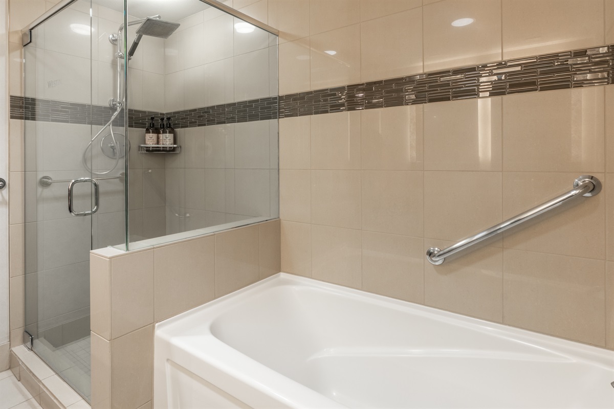 Unwind with both a soaking tub and walk-in shower—ideal for relaxing after a full day on the slopes or trails.