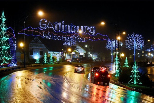The entire area - Gatlinburg, Pigeon Forge, Sevierville are decked out in lights for the annual Winterfest celebrations.  Downtown Gatlinburg is only 1.5 miles from the condo. Go enjoy a stroll through town to see the lights, stores, and restaurants.