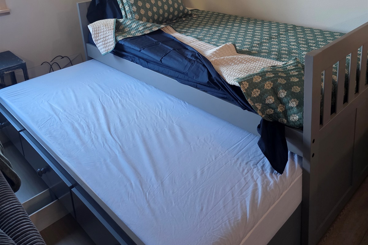 Loft - additional twin bed with trundle bed.