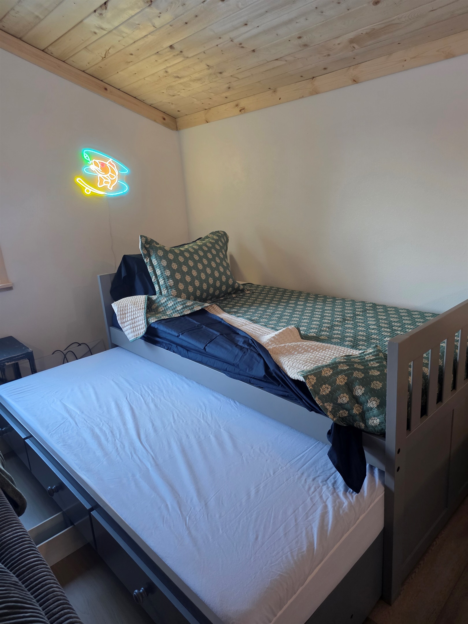 Loft - additional twin bed with trundle bed.