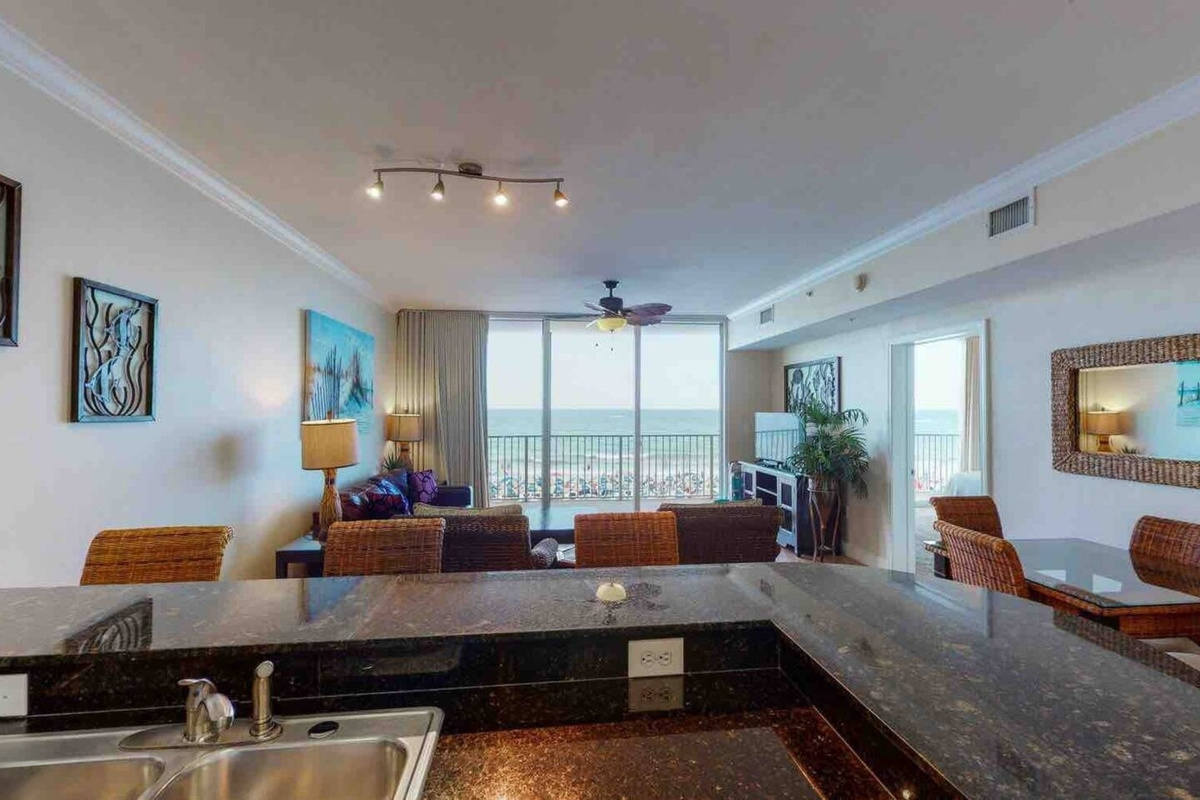 Breakfast Bar located in the kitchenWith Gulf View!