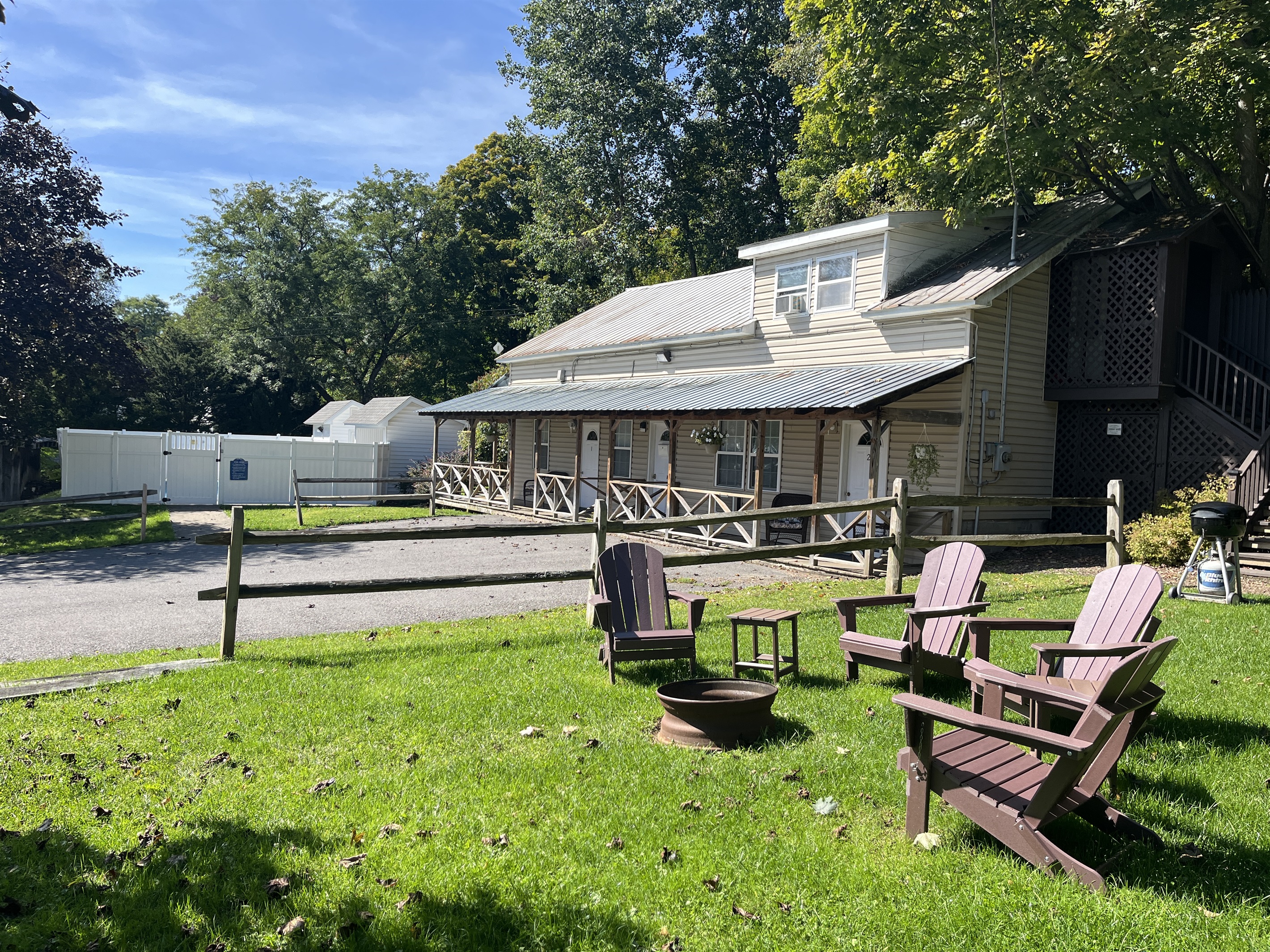 Shared fire pit at Sunnyside Apts