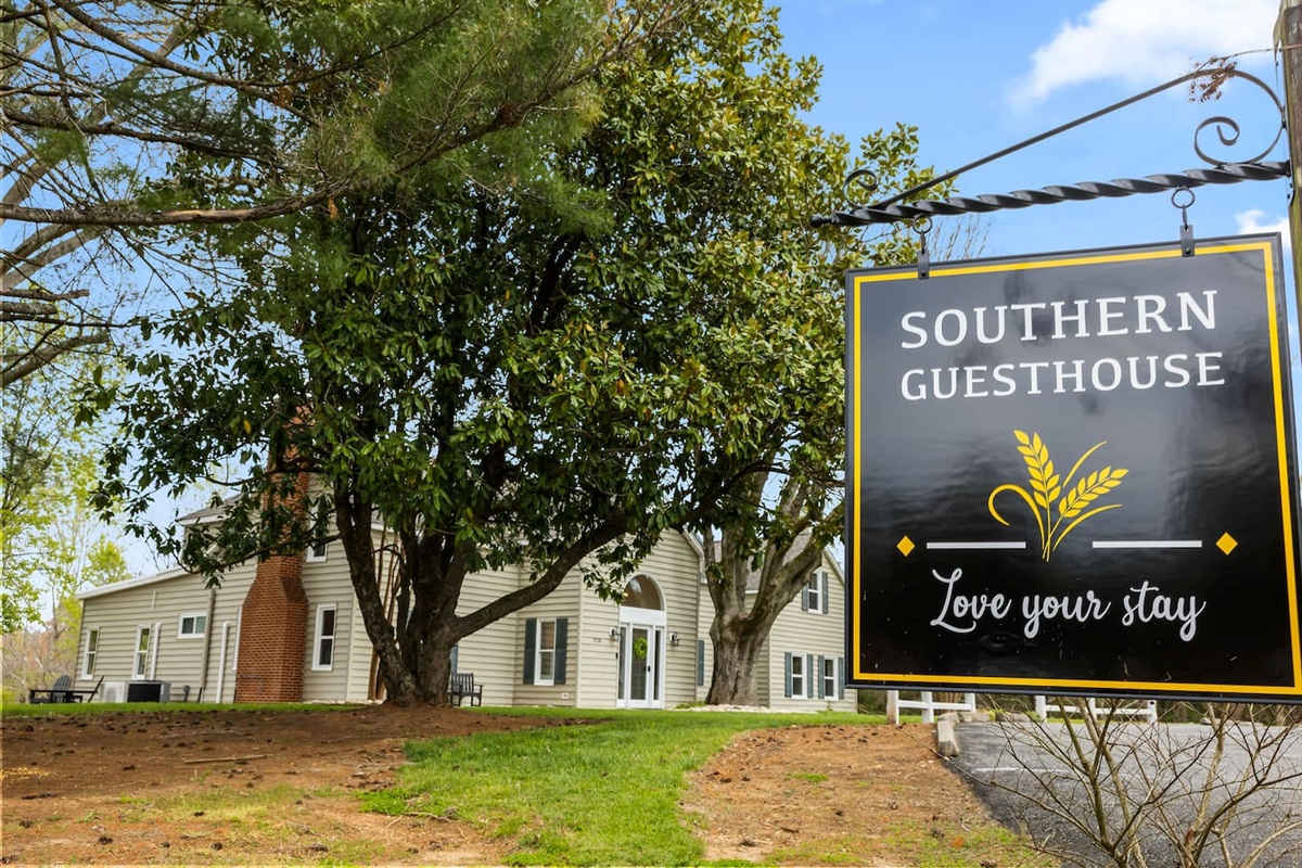 Southern Guesthouse is just around the corner from Southern Granary and is perfect for wedding families, guests, bridal parties, and more.