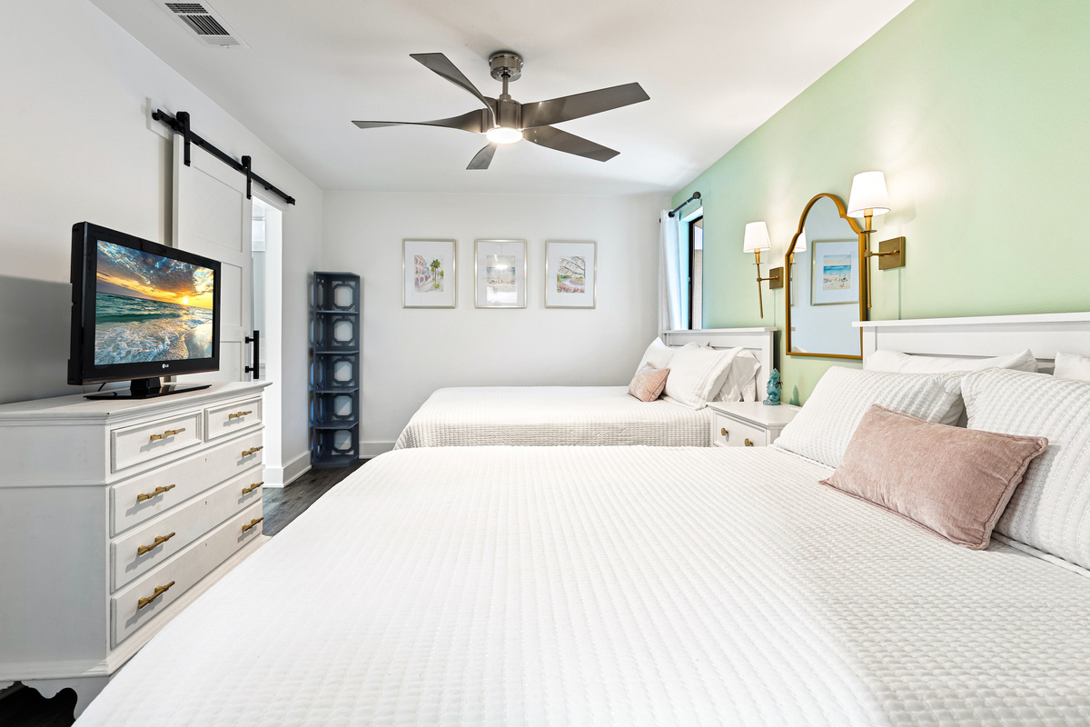 Guest Room 1: Sleeps 4