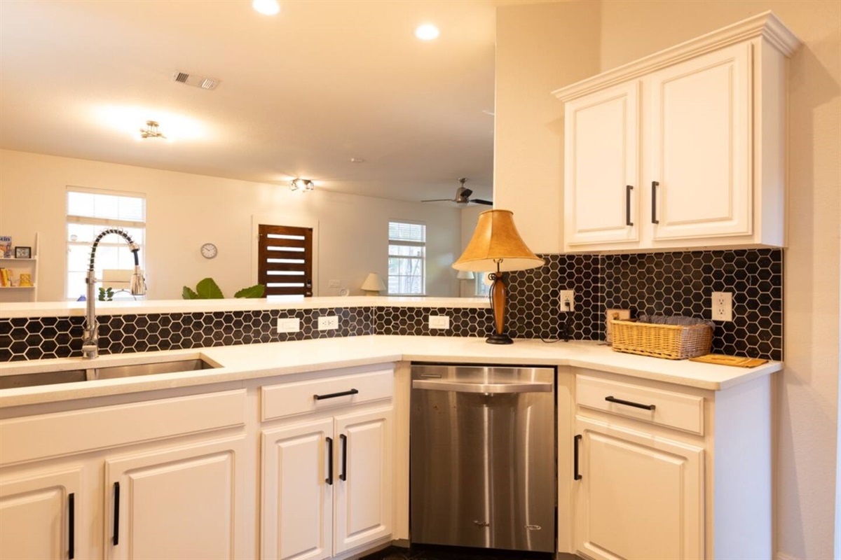 full gourmet Kitchen