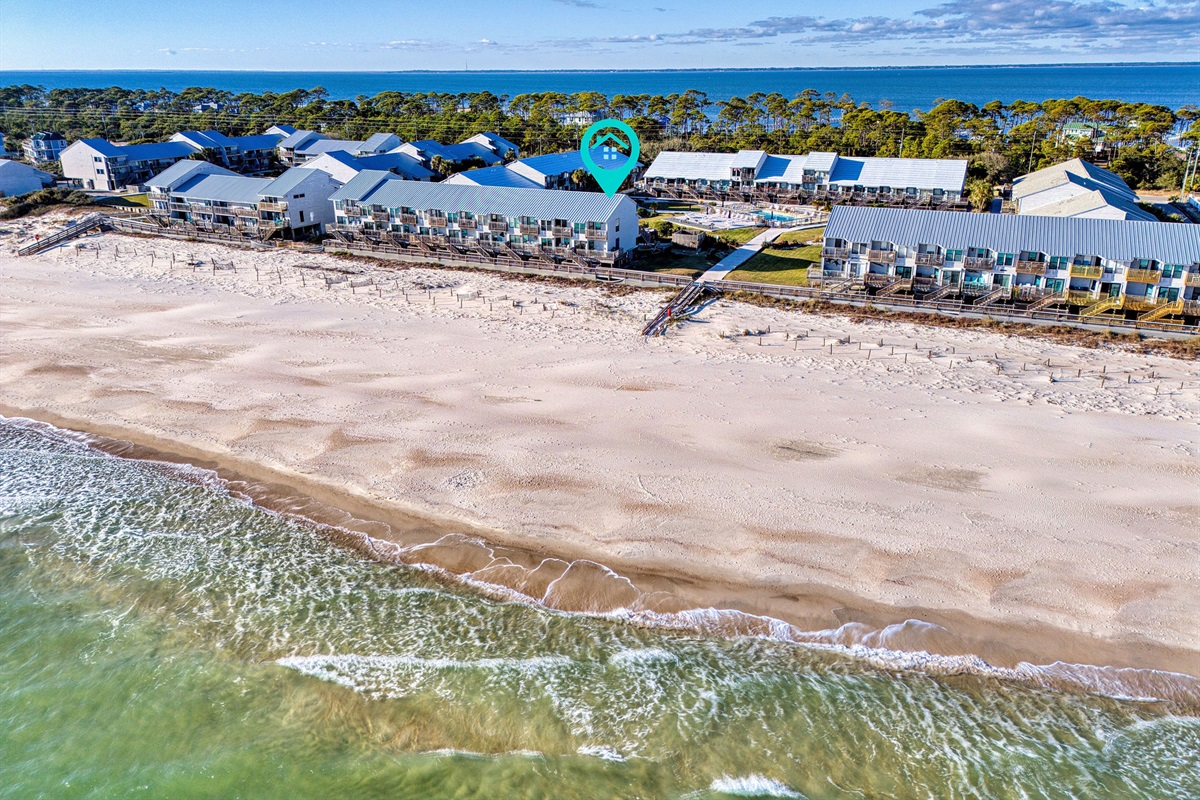 Steps away from the beach ❤️