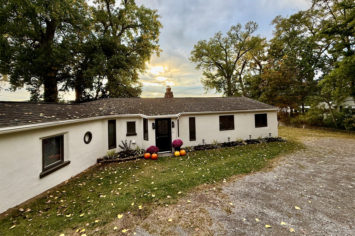 2 Easy, Flat Entrances to House