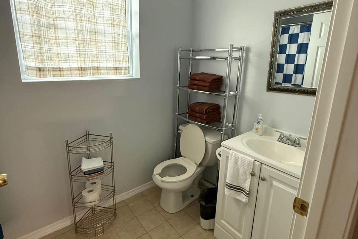 Full Bathroom