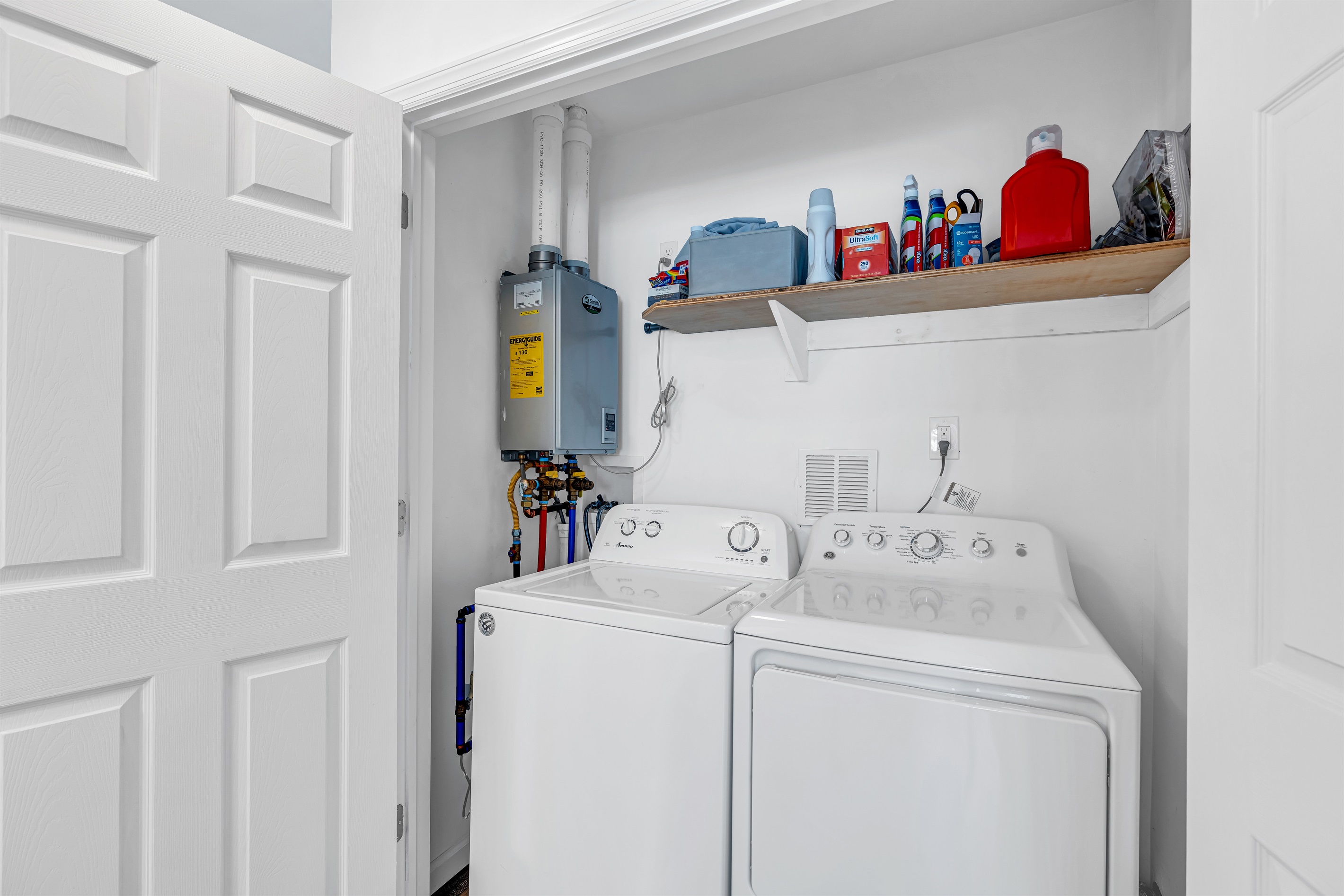 Laundry day, the beach way: Enjoy the convenience of doing laundry on your own schedule with Beach Bum's in-unit washer and dryer. #VacationLaundryPerks