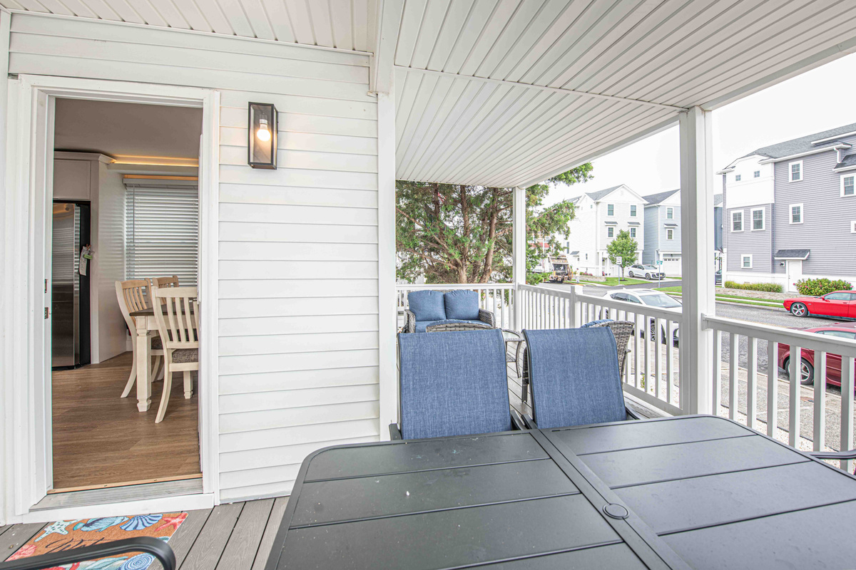 Covered Porch - Outdoor Dining Entry