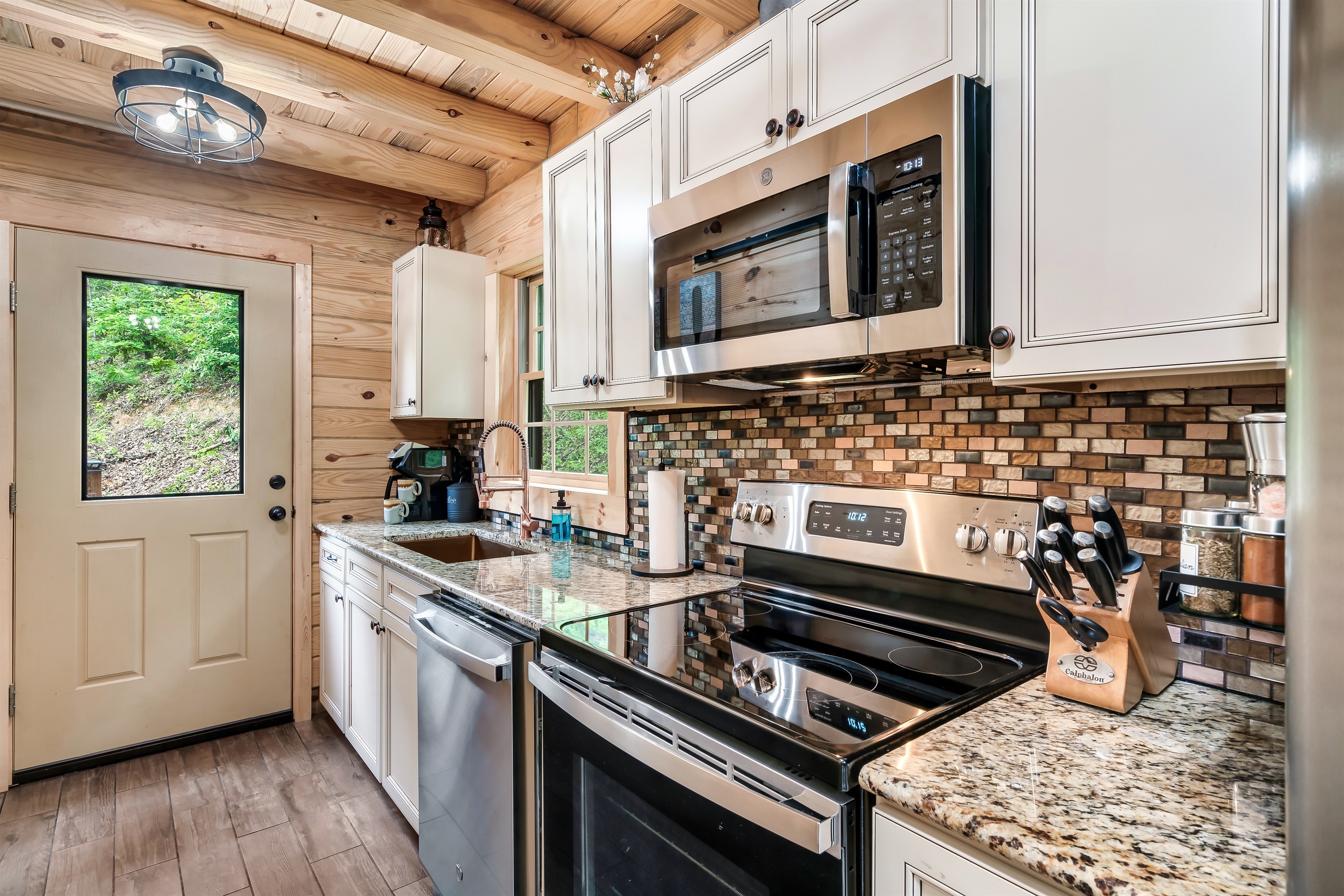 Fully Stocked Kitchen