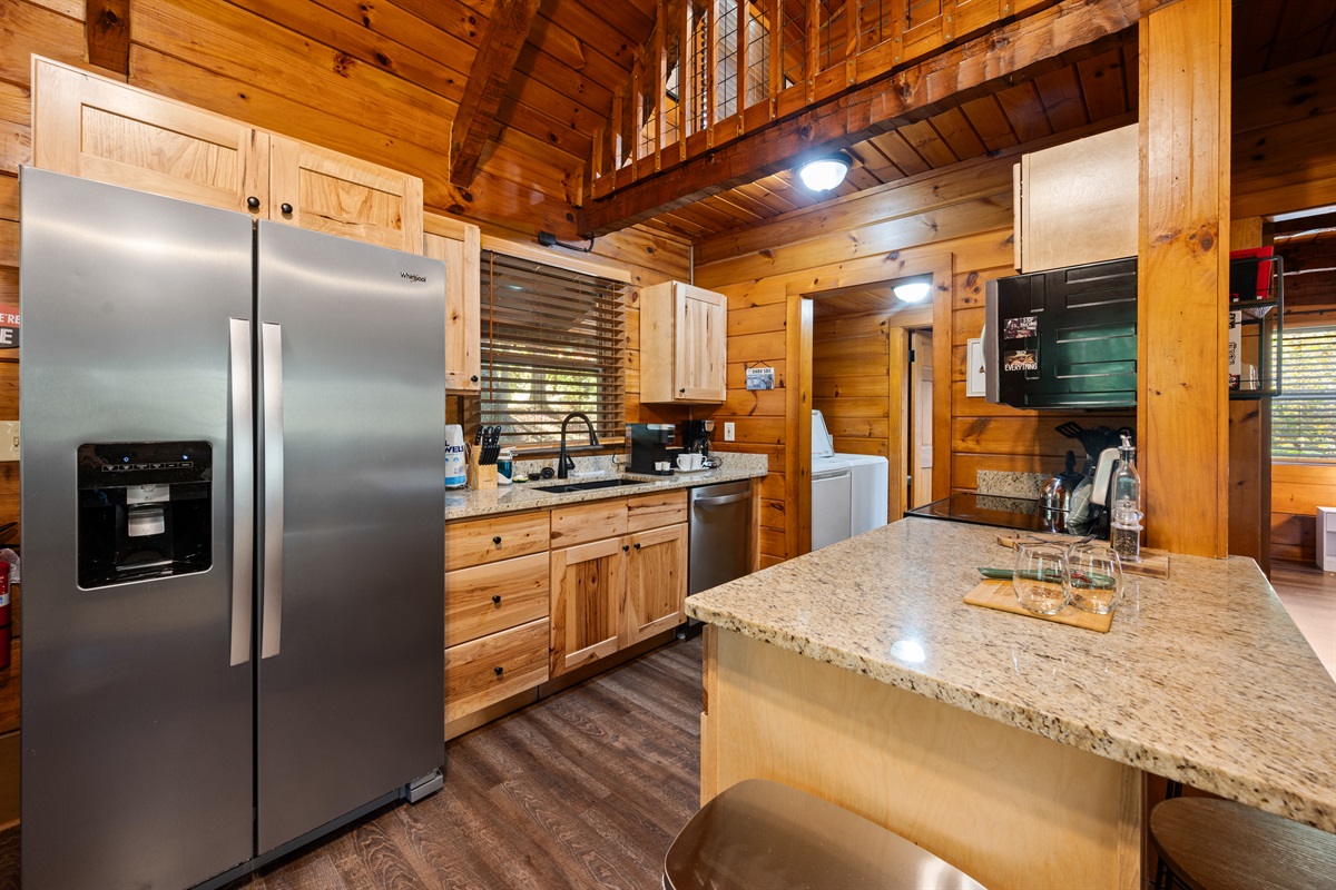 Fully Stocked Kicthen with upgrade appliances!