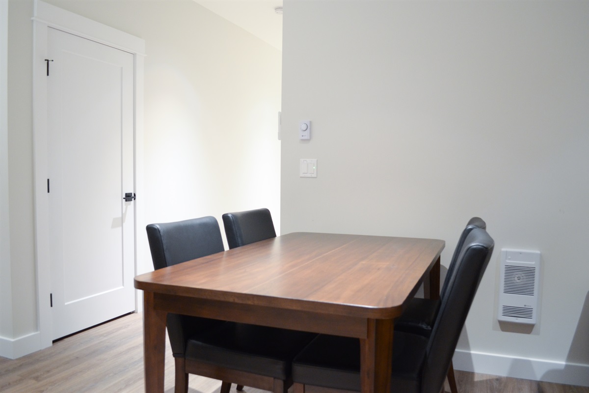 Dininig Table