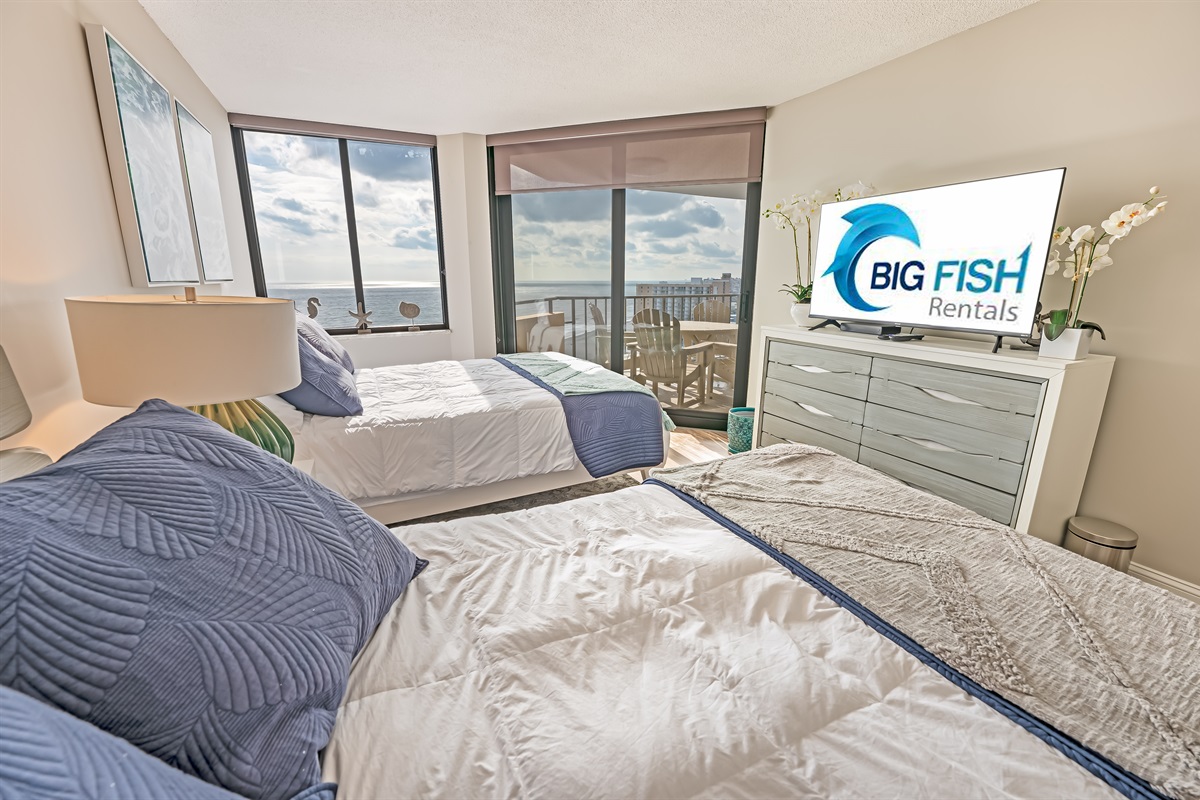 Room with Stunning Views🌊☀️