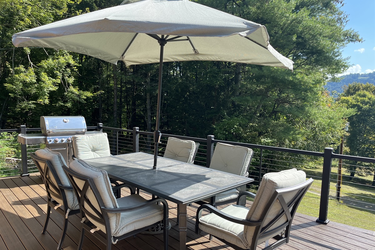 Outdoor dining and grill