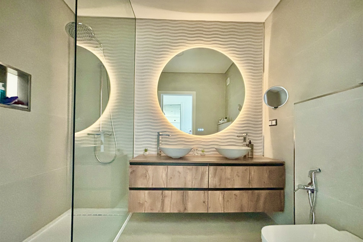 MASTER BATH ENSUITE