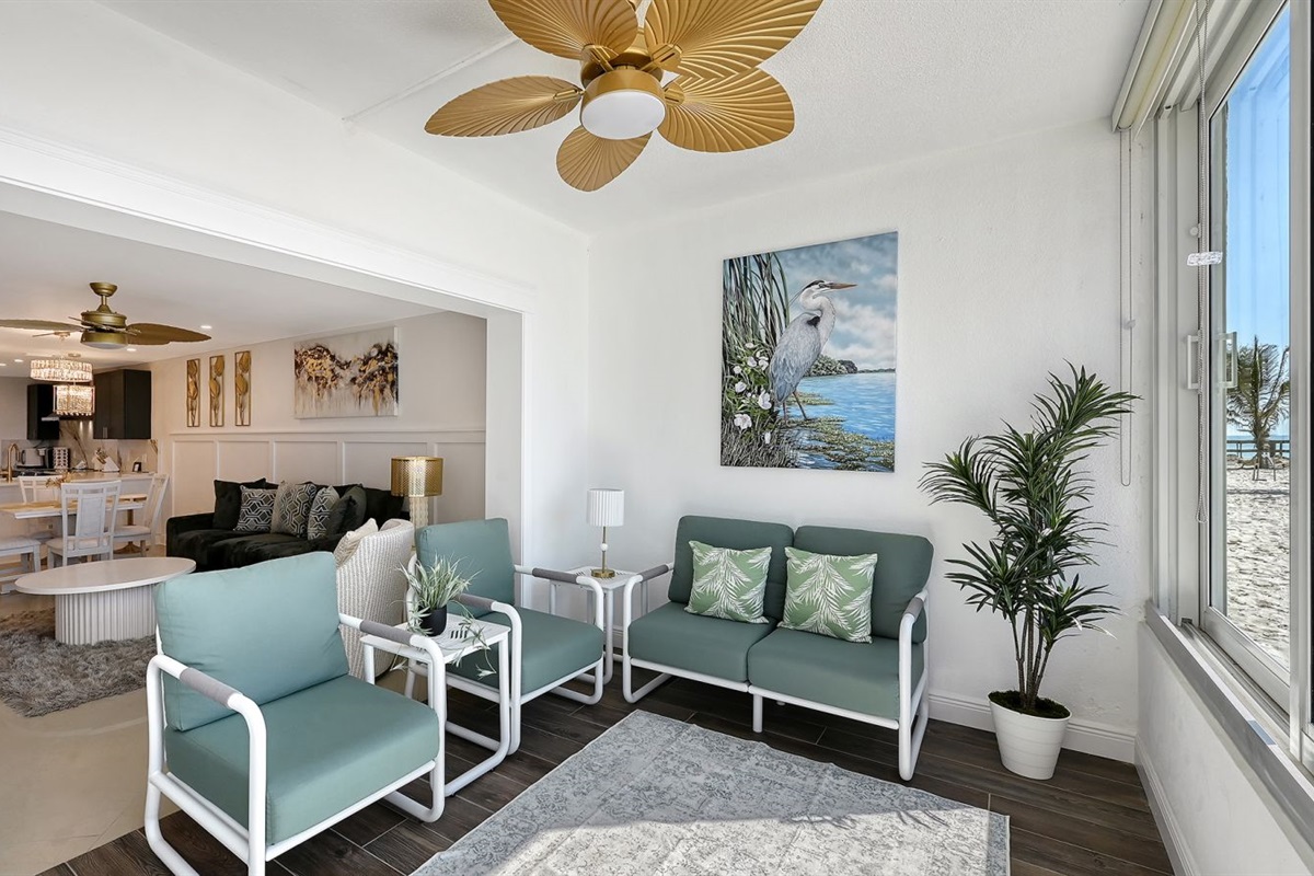 Lanai furnishings and east to living room