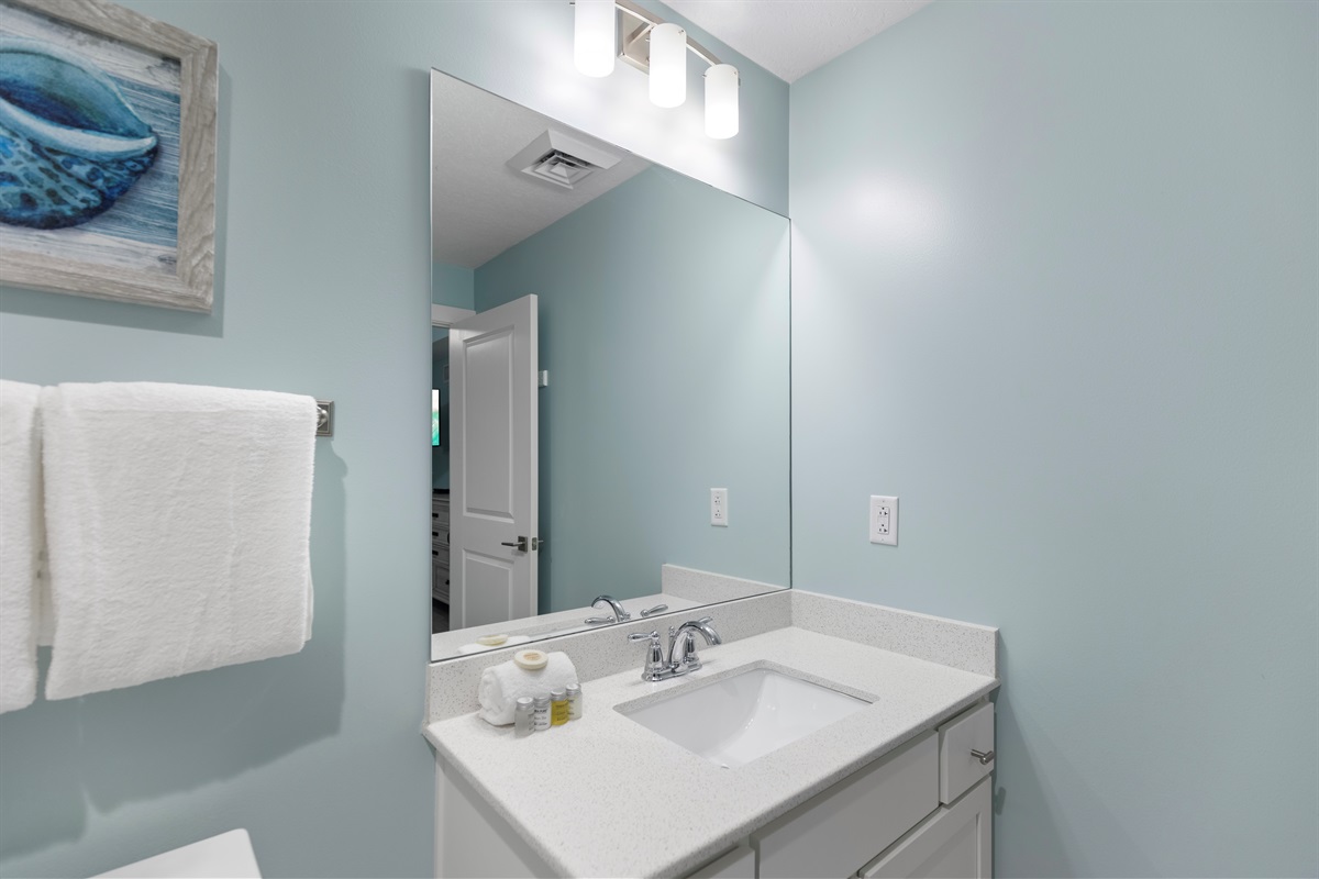 Primary En-Suite Bathroom