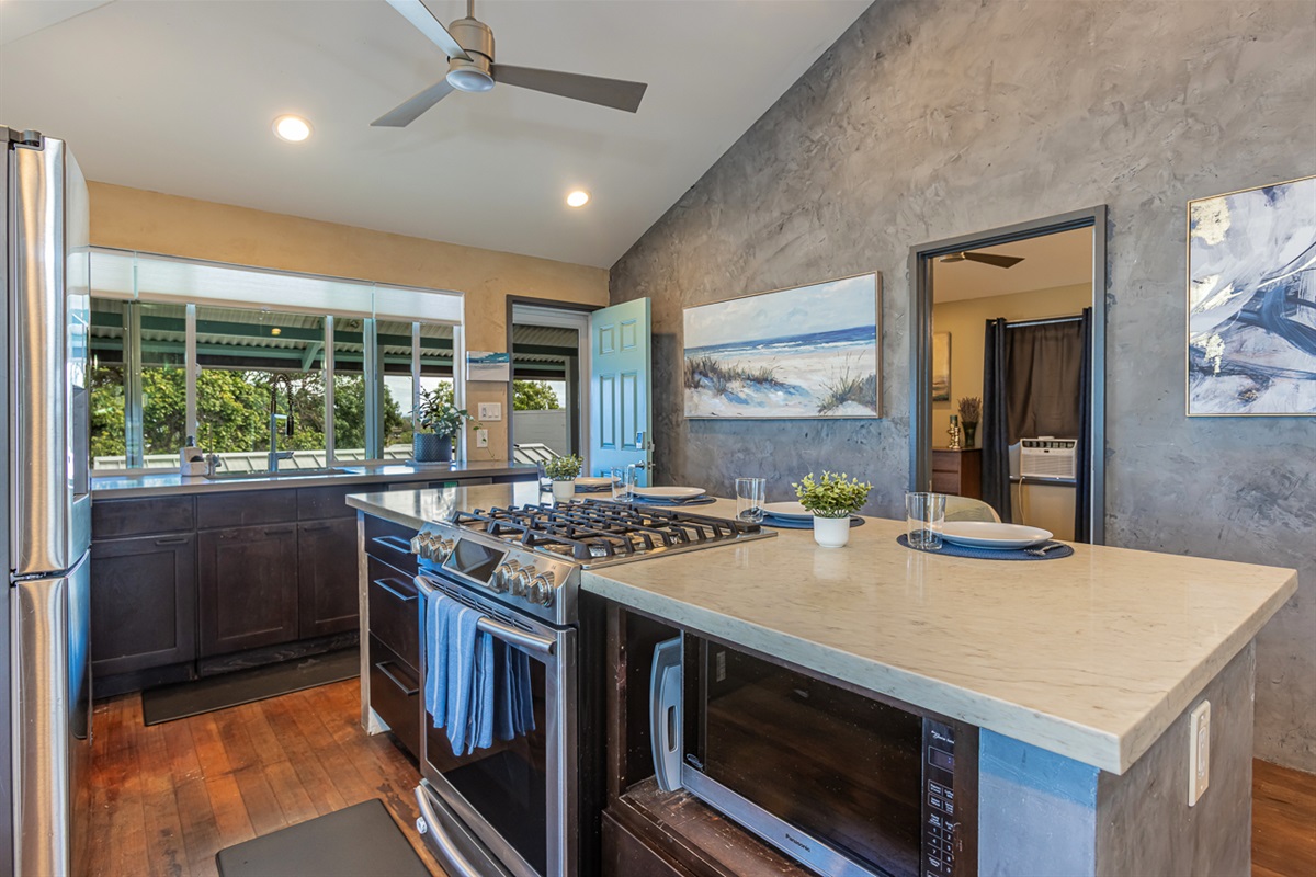 Gas Cooktop in large kitchen island