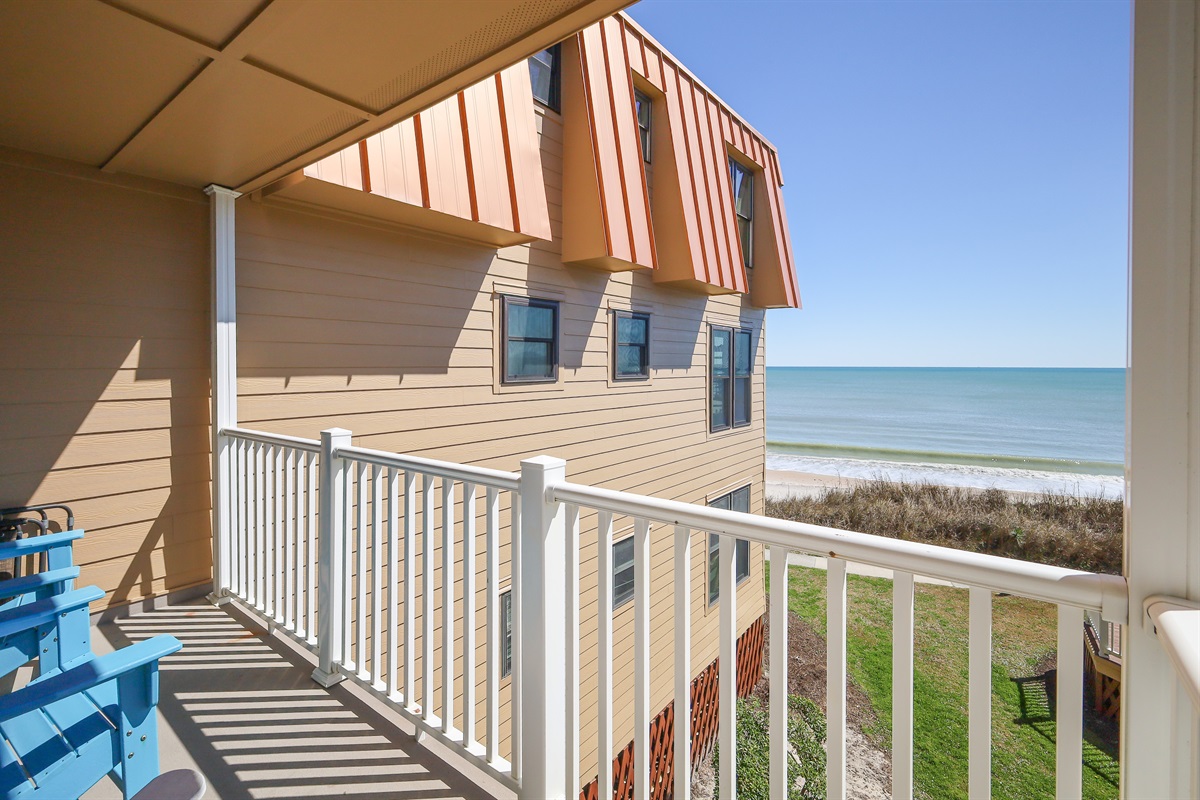 Sit and relax on the balcony!