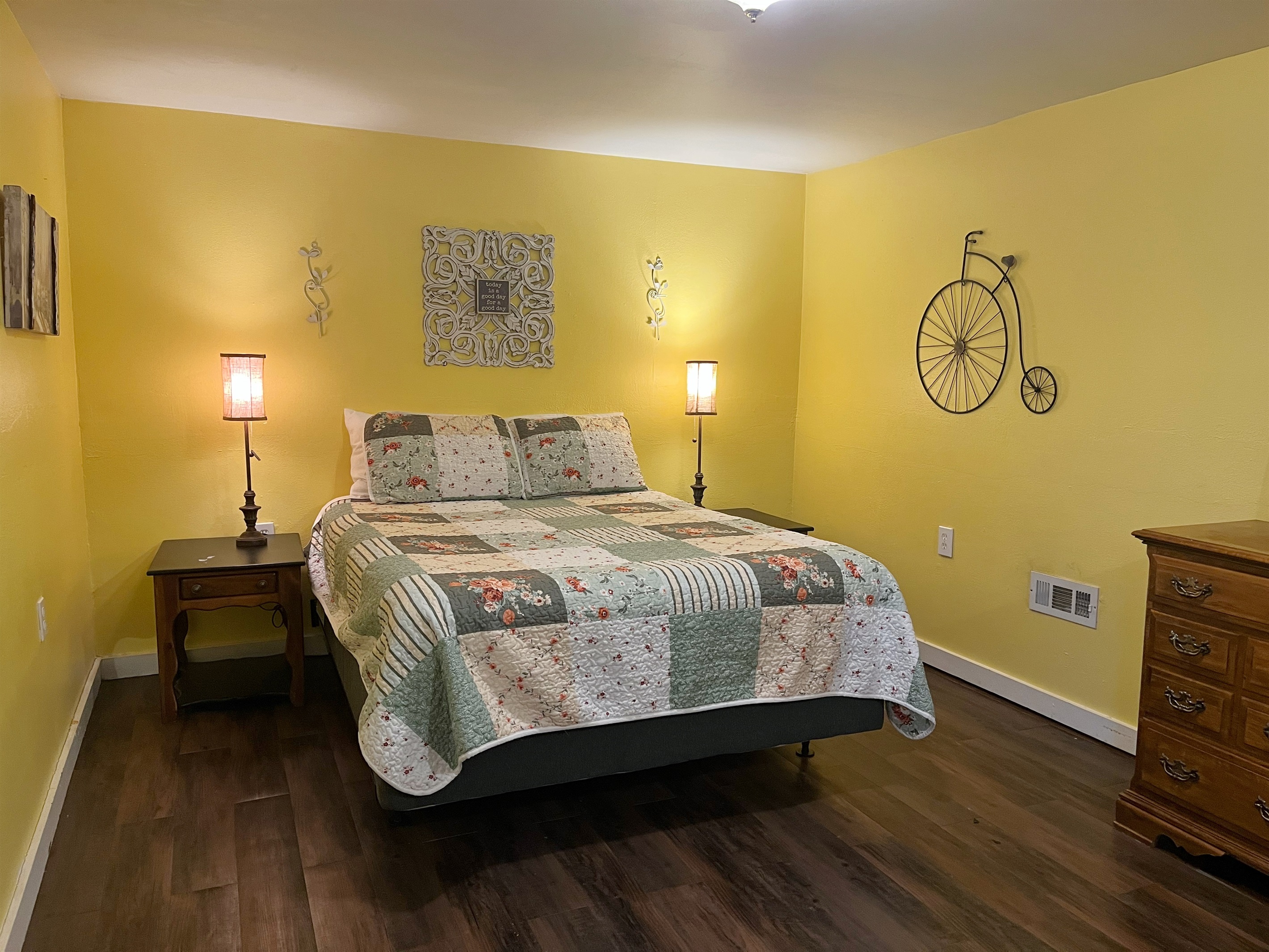 Downstairs bedroom with a queen bed!