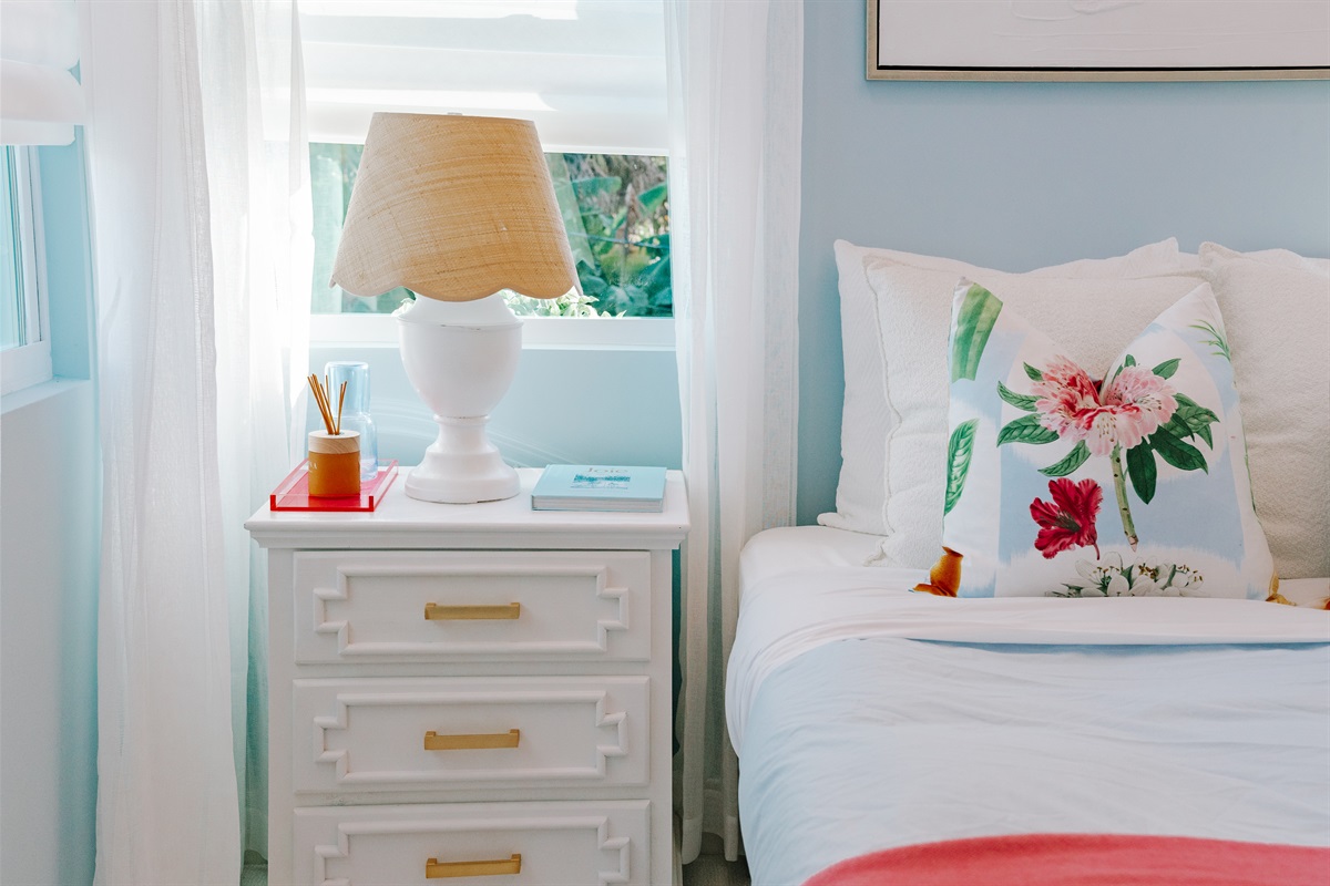 The main bedroom is carefully designed and decorated, containing an ensuite full bathroom and expansive walk-in closet.