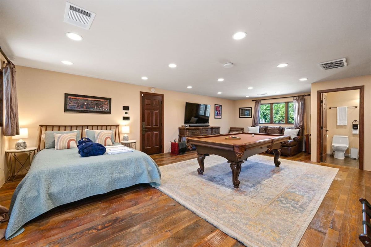 Casita Common Room, Cal king bed